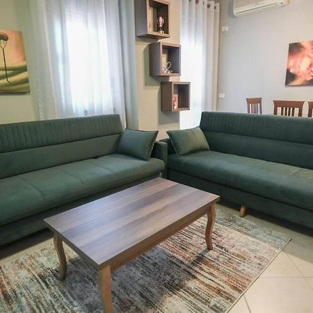 Staycation, City Center Apartment With Balcony Tirana Exterior foto